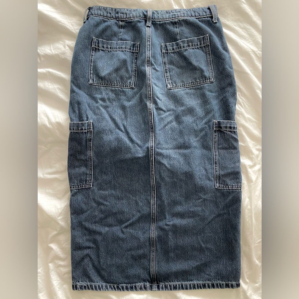 Old Navy Mid-Rise Denim Cargo Maxi Skirt Size 8 - Picture 3 of 5